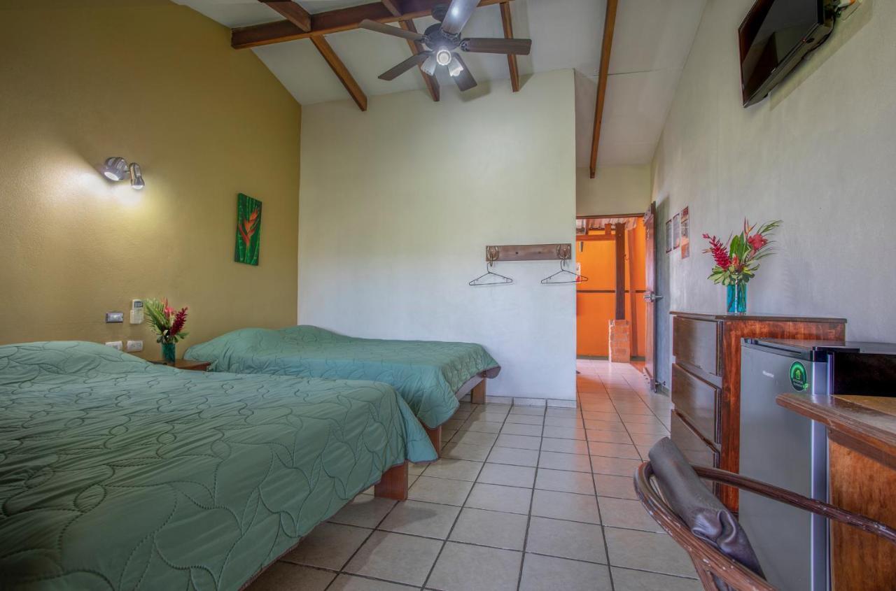 Hotel La Hacienda Quesada  Luaran gambar