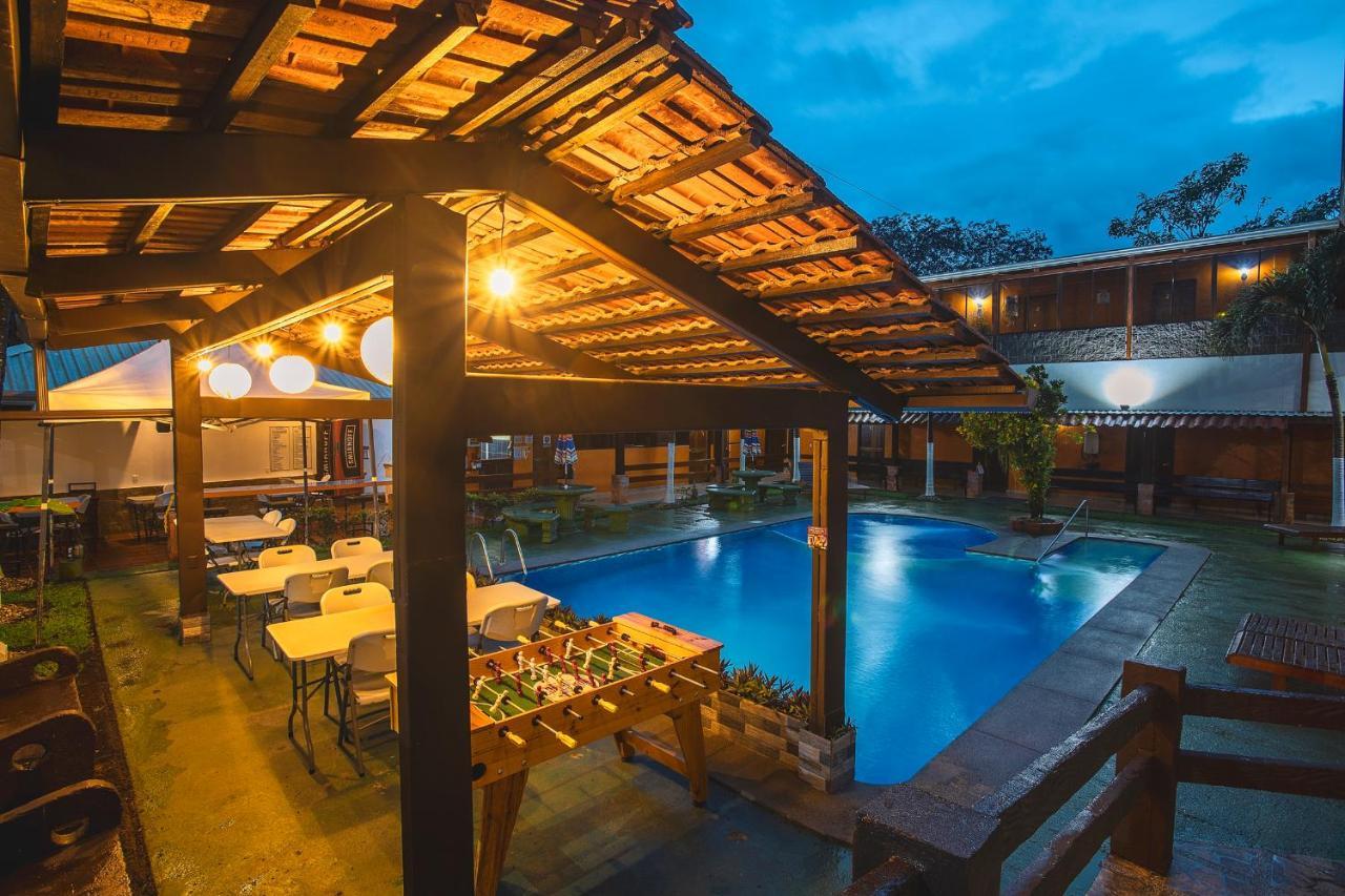 Hotel La Hacienda Quesada  Luaran gambar