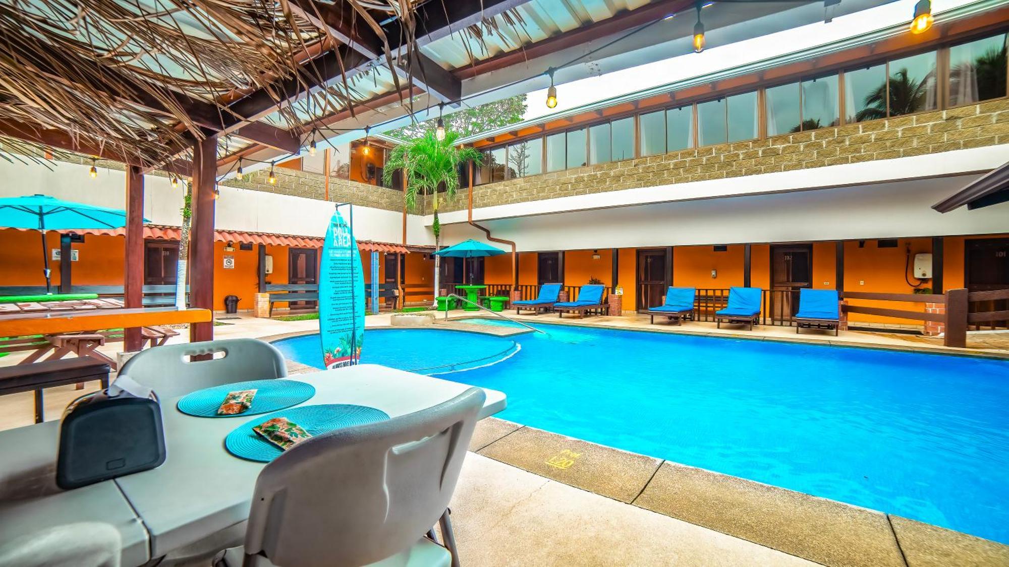 Hotel La Hacienda Quesada  Luaran gambar