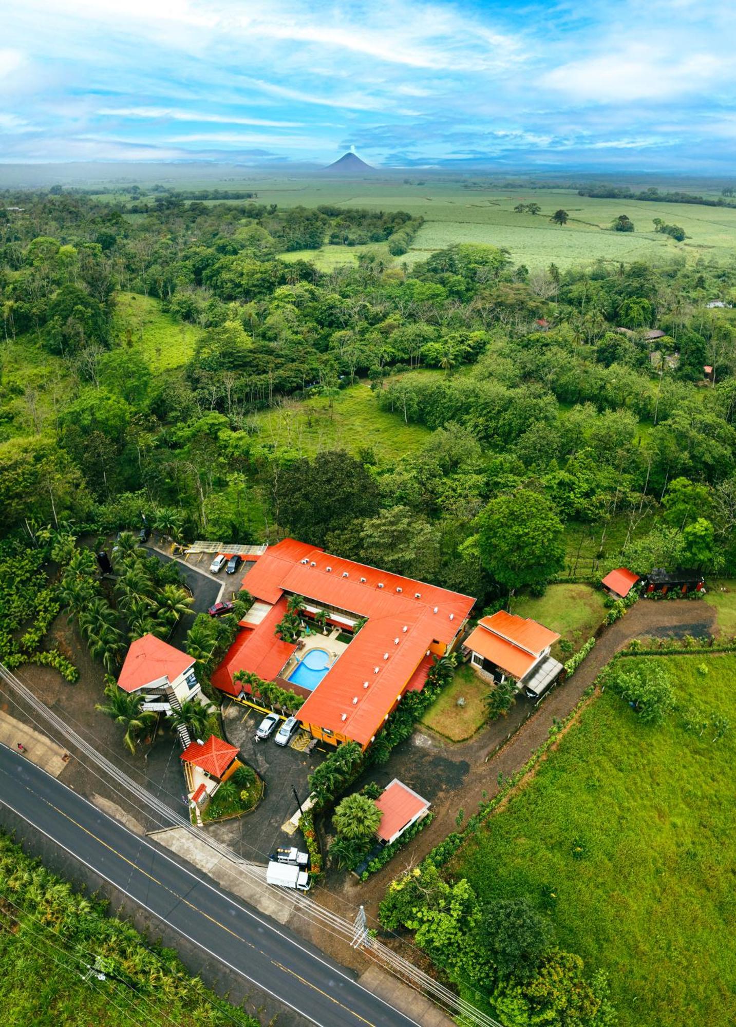 Hotel La Hacienda Quesada  Luaran gambar