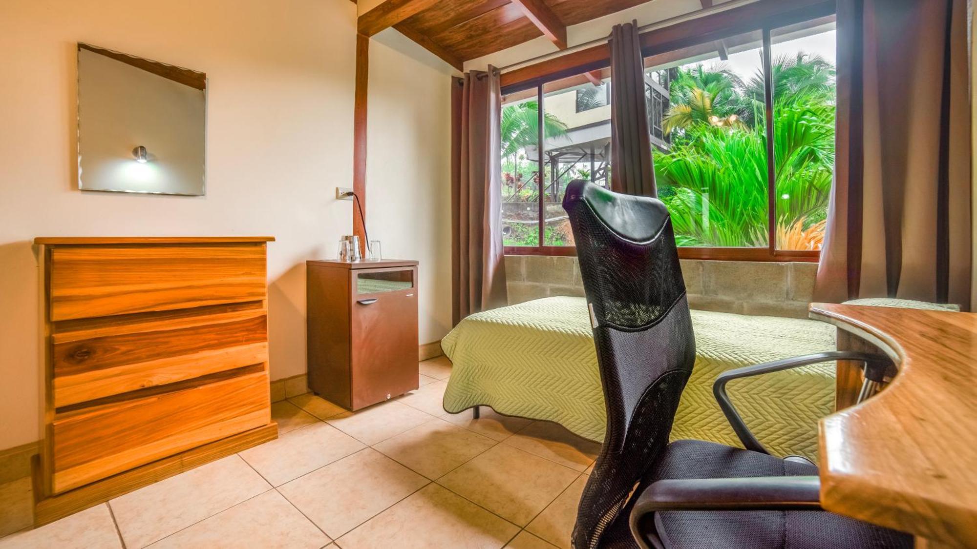 Hotel La Hacienda Quesada  Luaran gambar